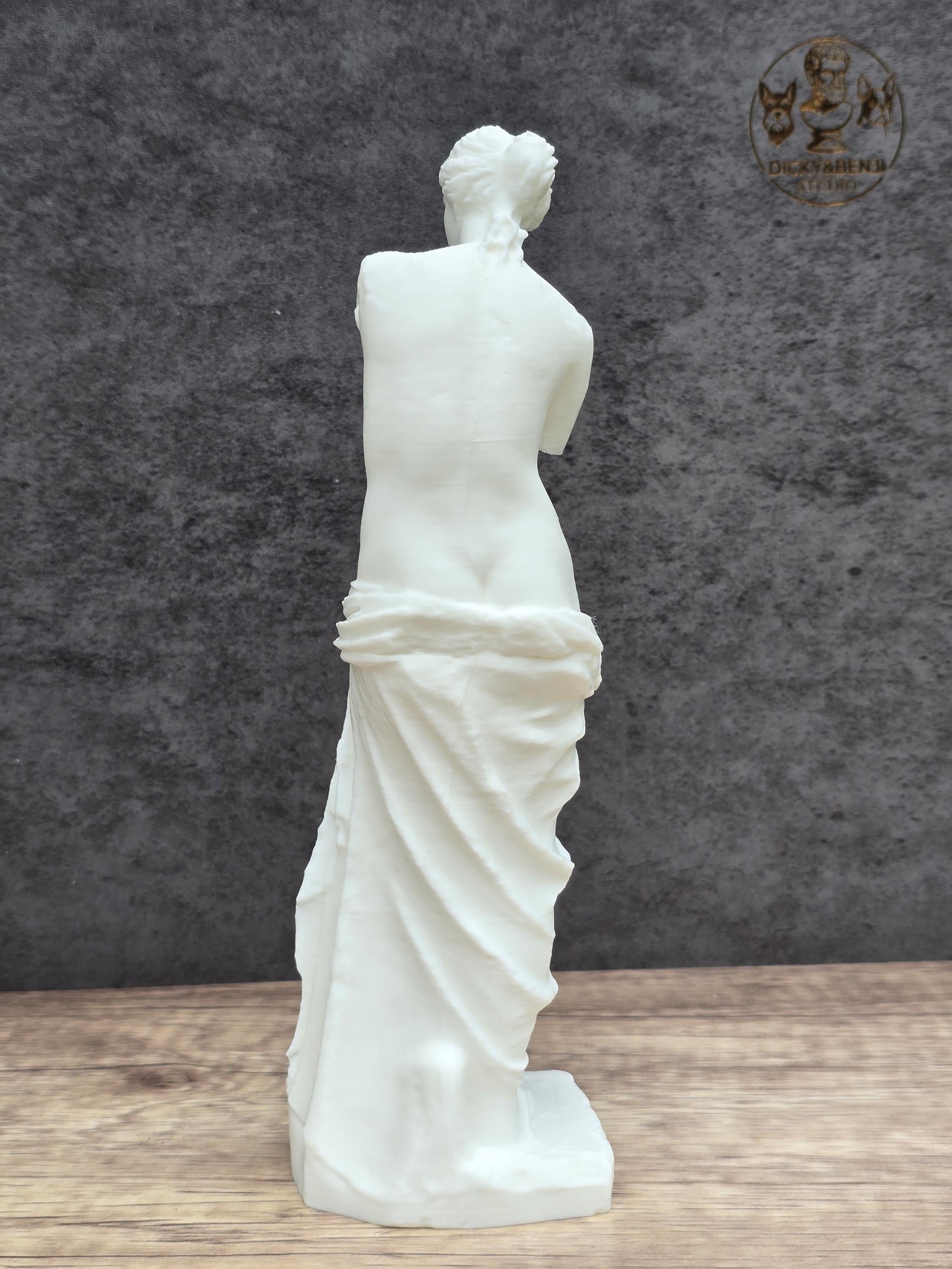 Venus de Milo Statue