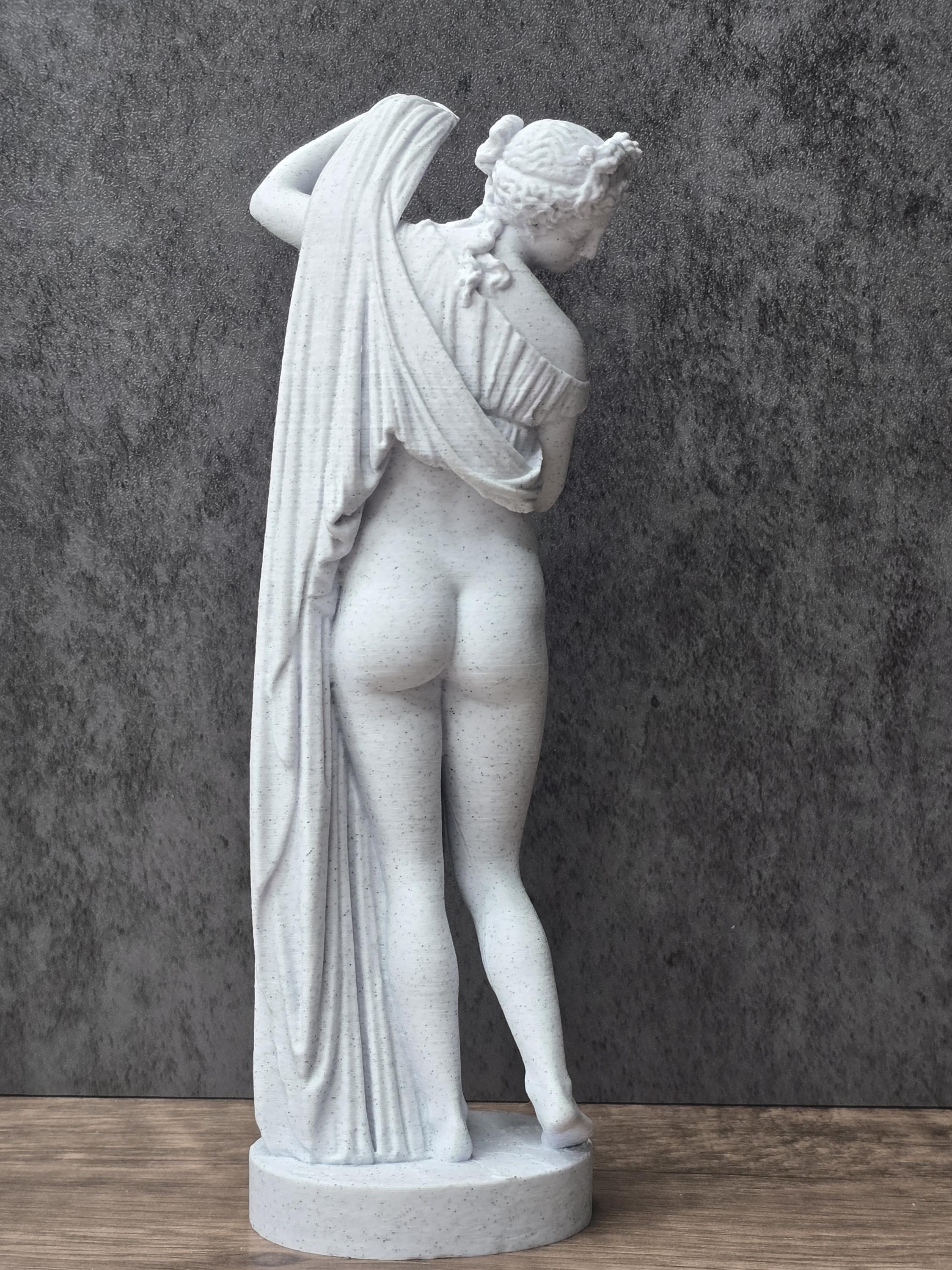 Venus Callipyge Statue
