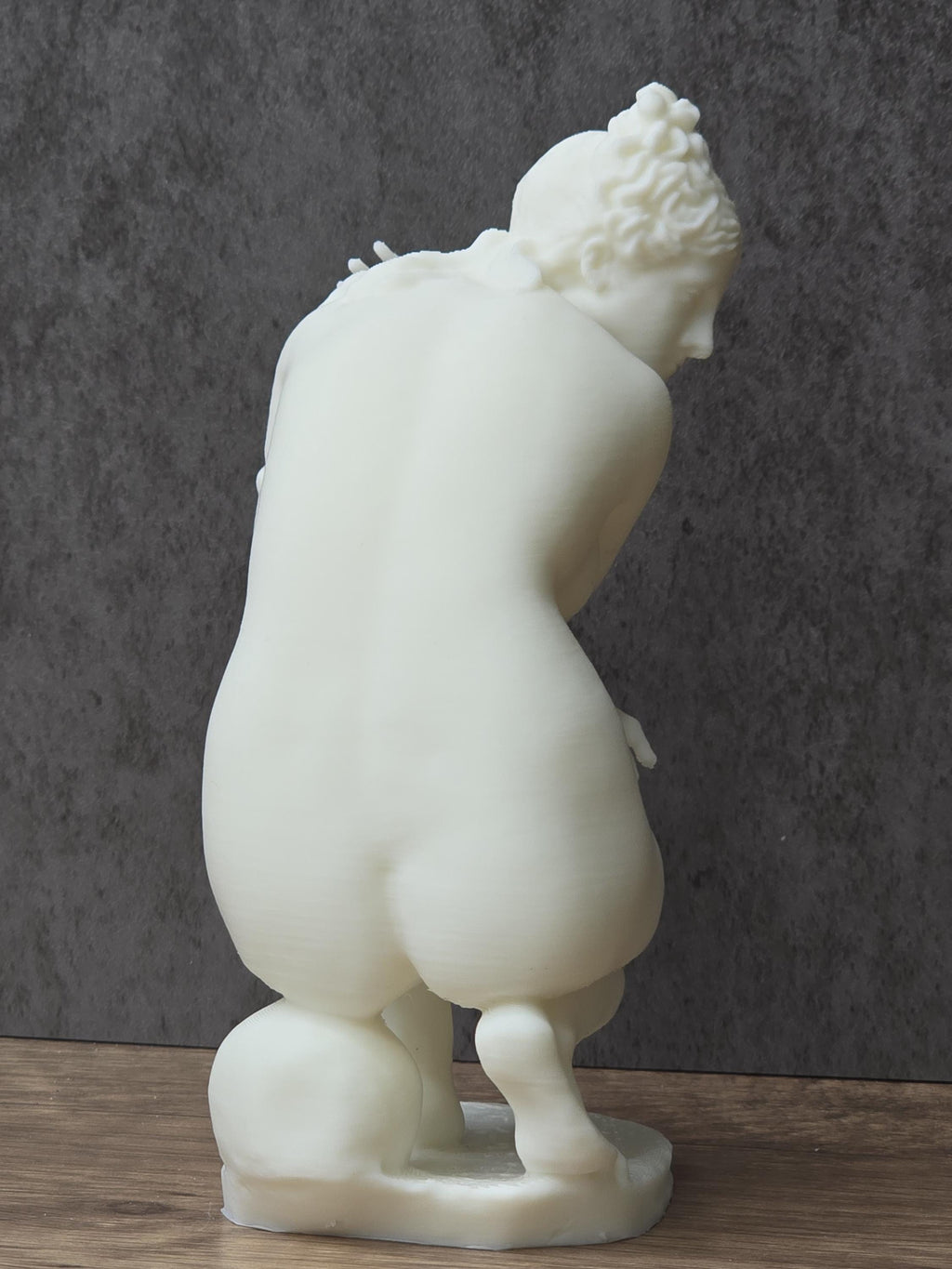 Venus Crouching Statue