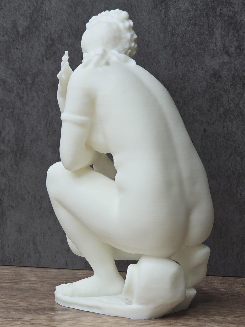 Venus Crouching Statue
