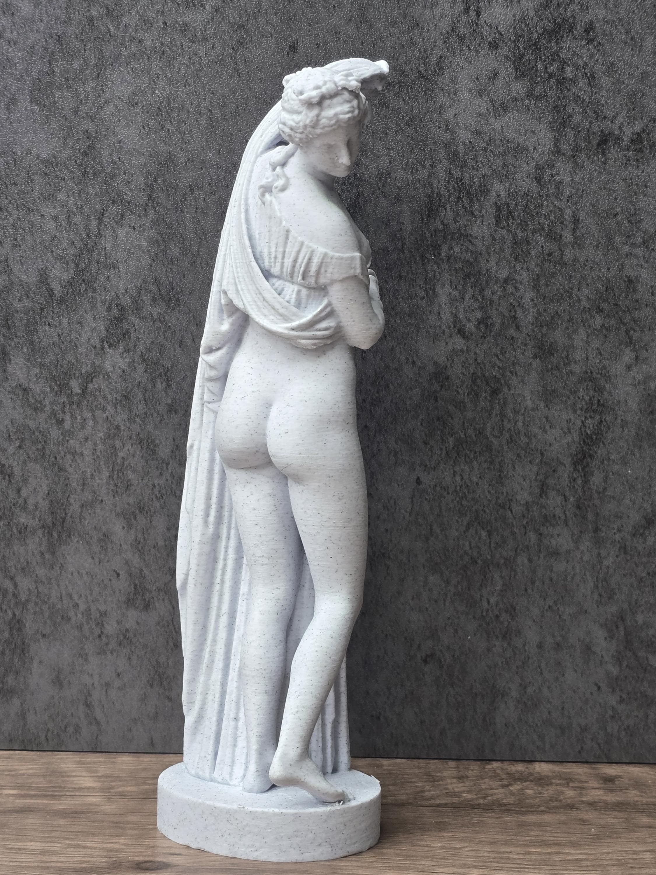 Venus Callipyge Statue