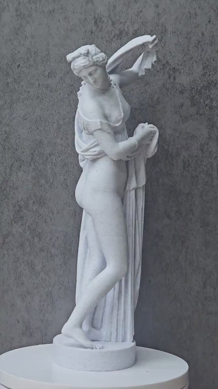 Venus Callipyge Statue